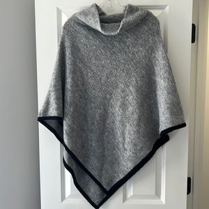 Madison 88 Gray Poncho